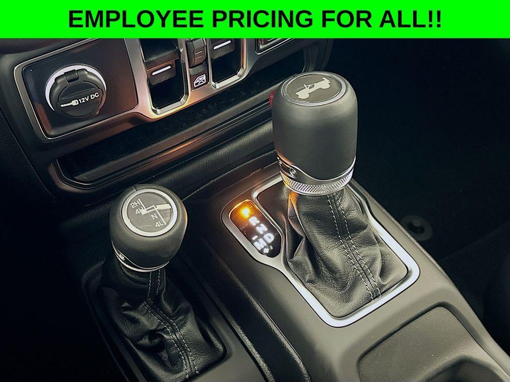 new 2025 Jeep Wrangler car, priced at $56,370