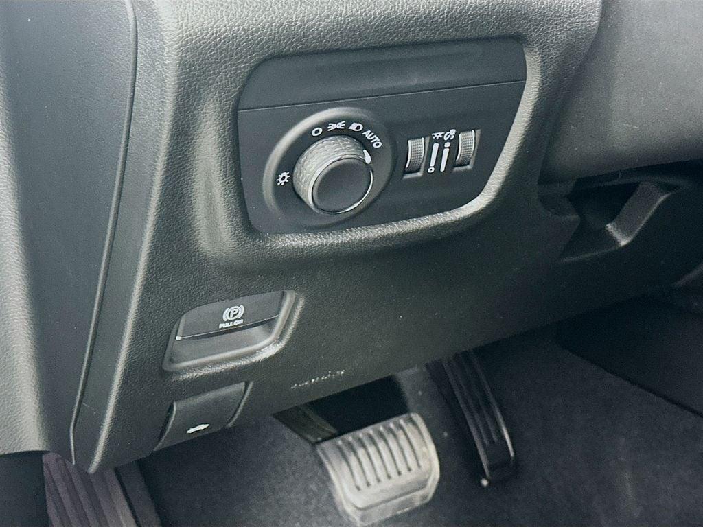new 2025 Jeep Grand Cherokee L car, priced at $42,028