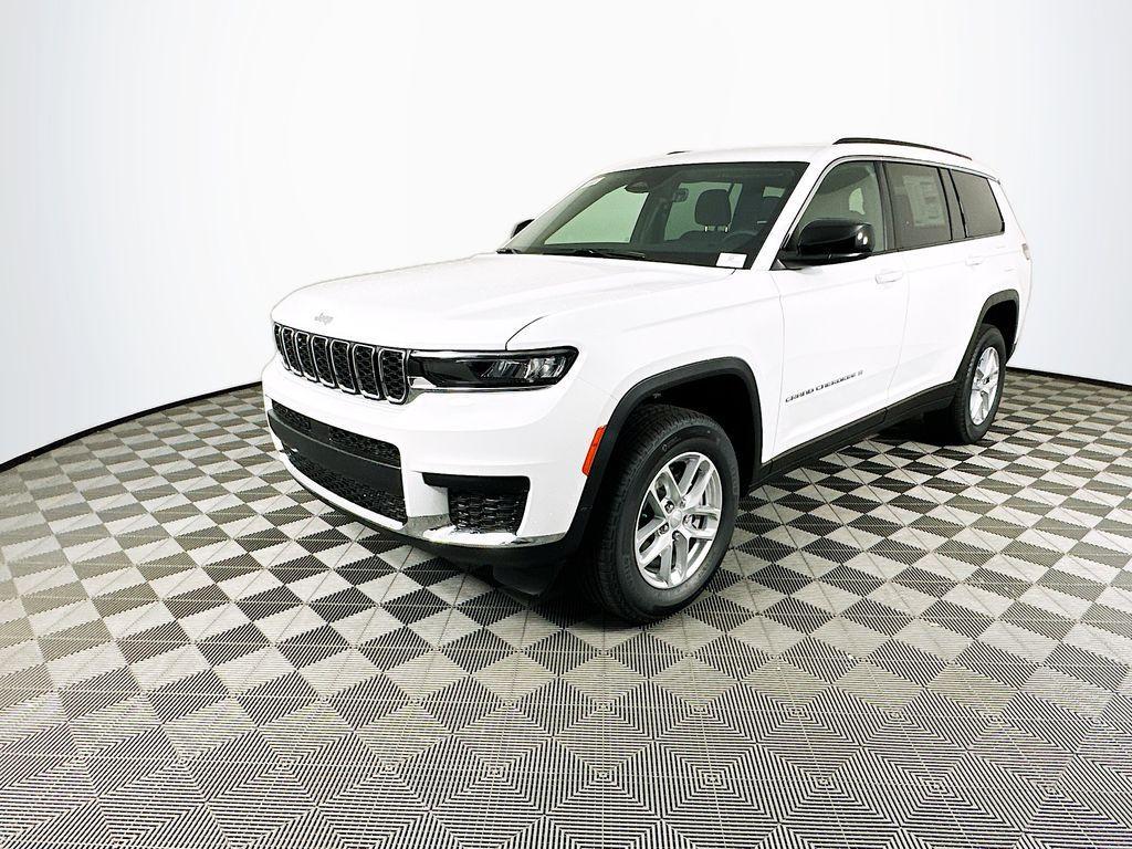 new 2025 Jeep Grand Cherokee L car, priced at $42,028