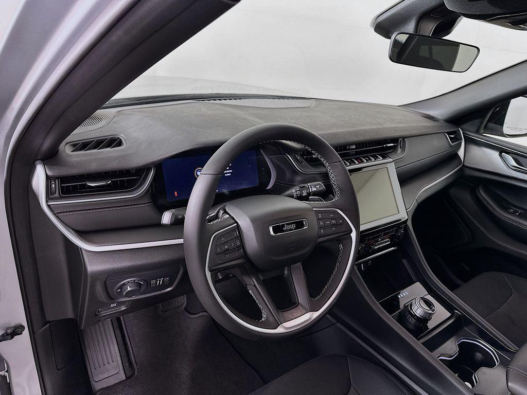 new 2025 Jeep Grand Cherokee car, priced at $41,436