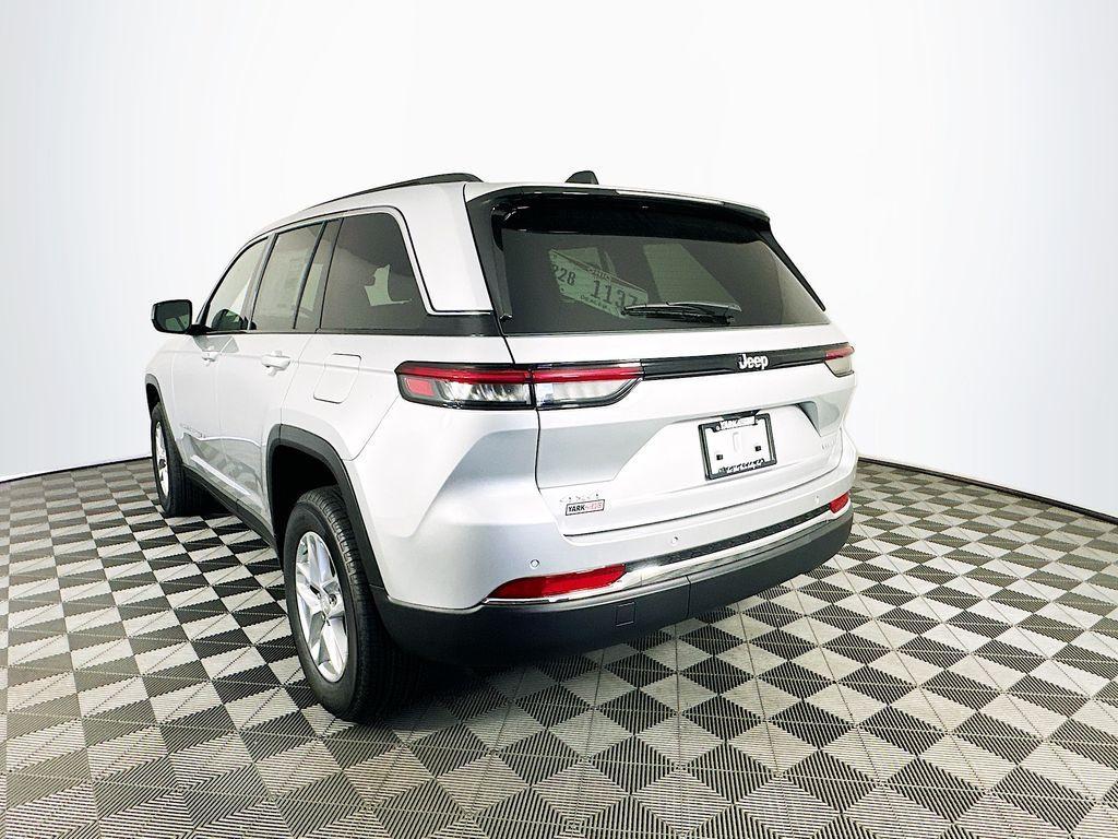 new 2025 Jeep Grand Cherokee car, priced at $41,436