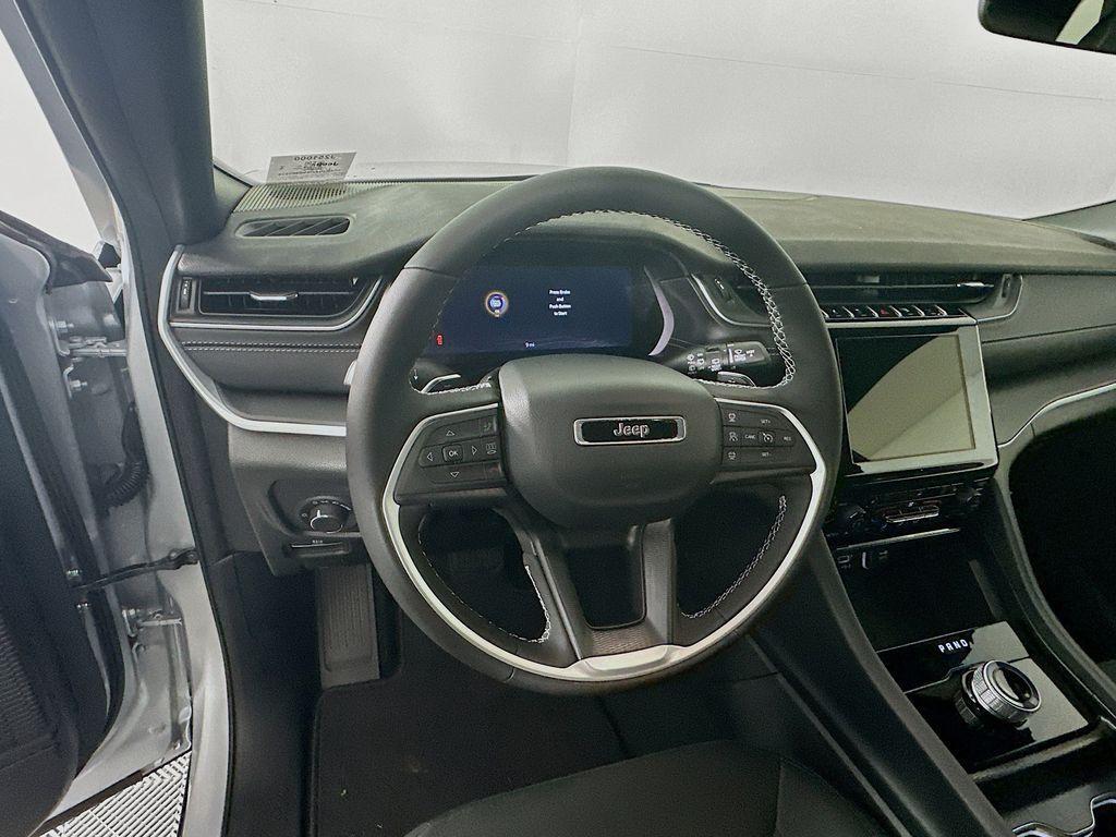 new 2025 Jeep Grand Cherokee car, priced at $41,436