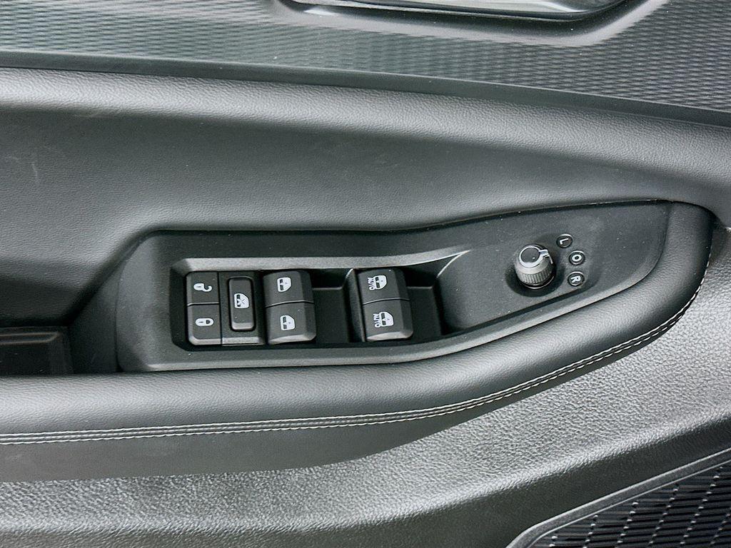 new 2025 Jeep Grand Cherokee car, priced at $41,436