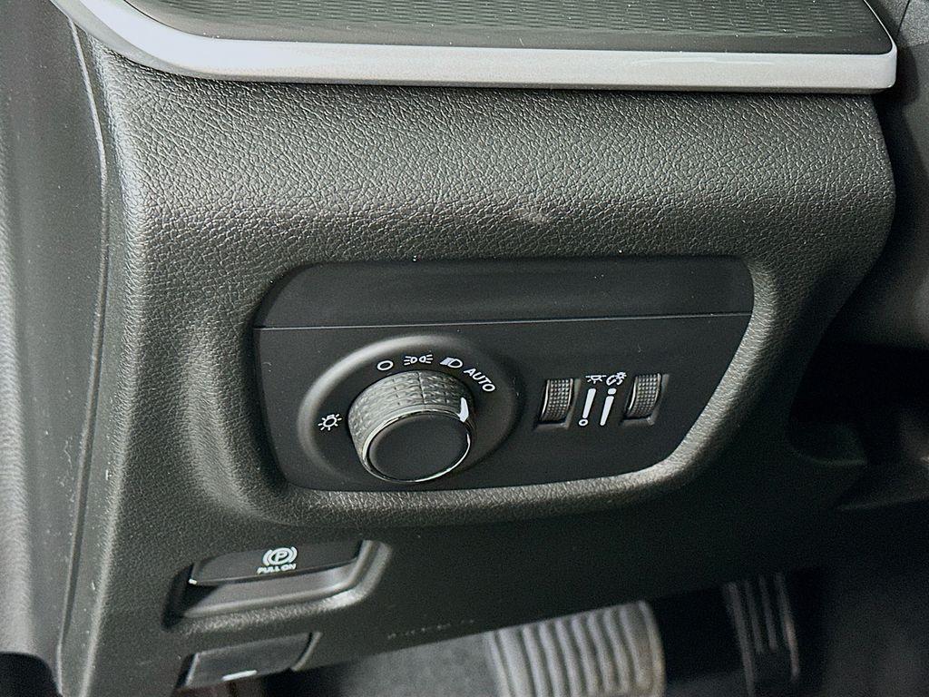 new 2025 Jeep Grand Cherokee L car, priced at $42,964