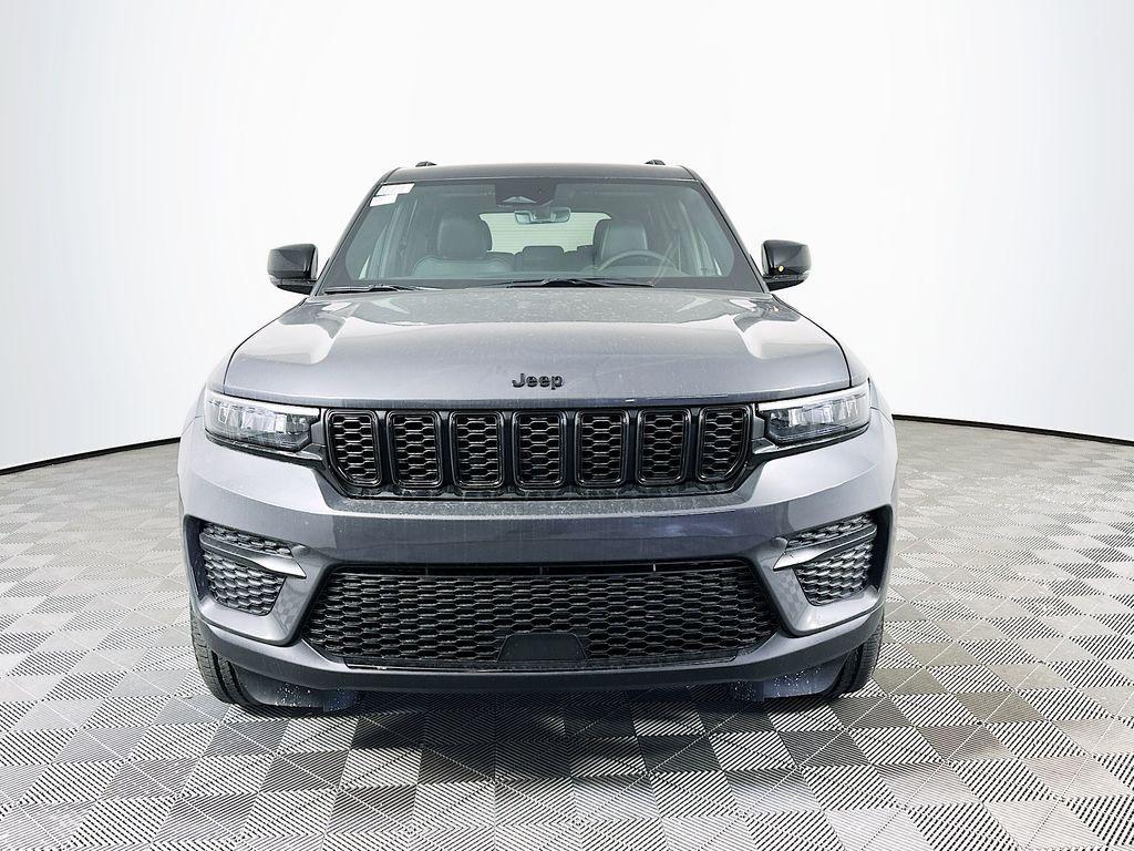 new 2025 Jeep Grand Cherokee car, priced at $41,792