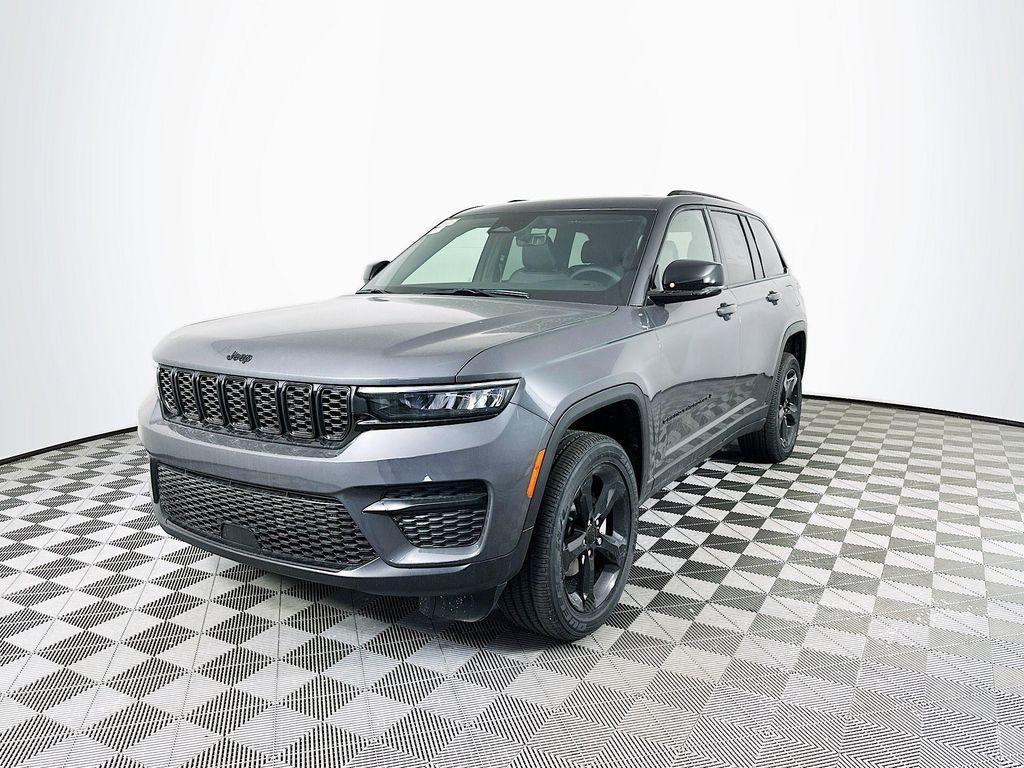 new 2025 Jeep Grand Cherokee car, priced at $41,792