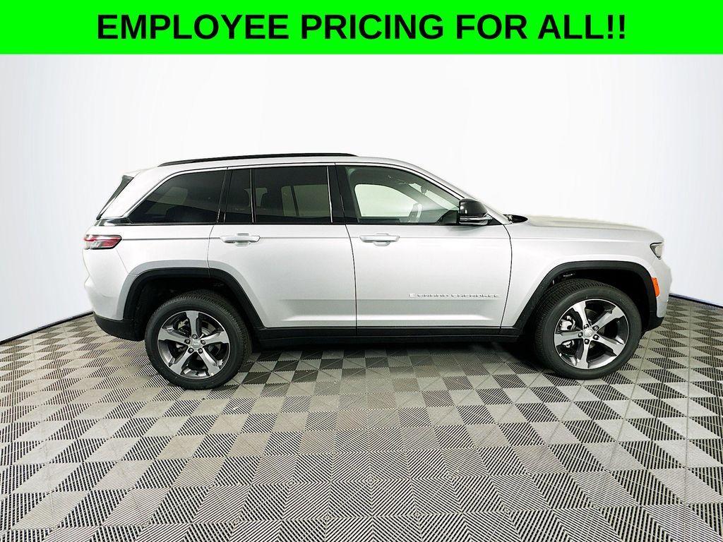 new 2025 Jeep Grand Cherokee car, priced at $47,750