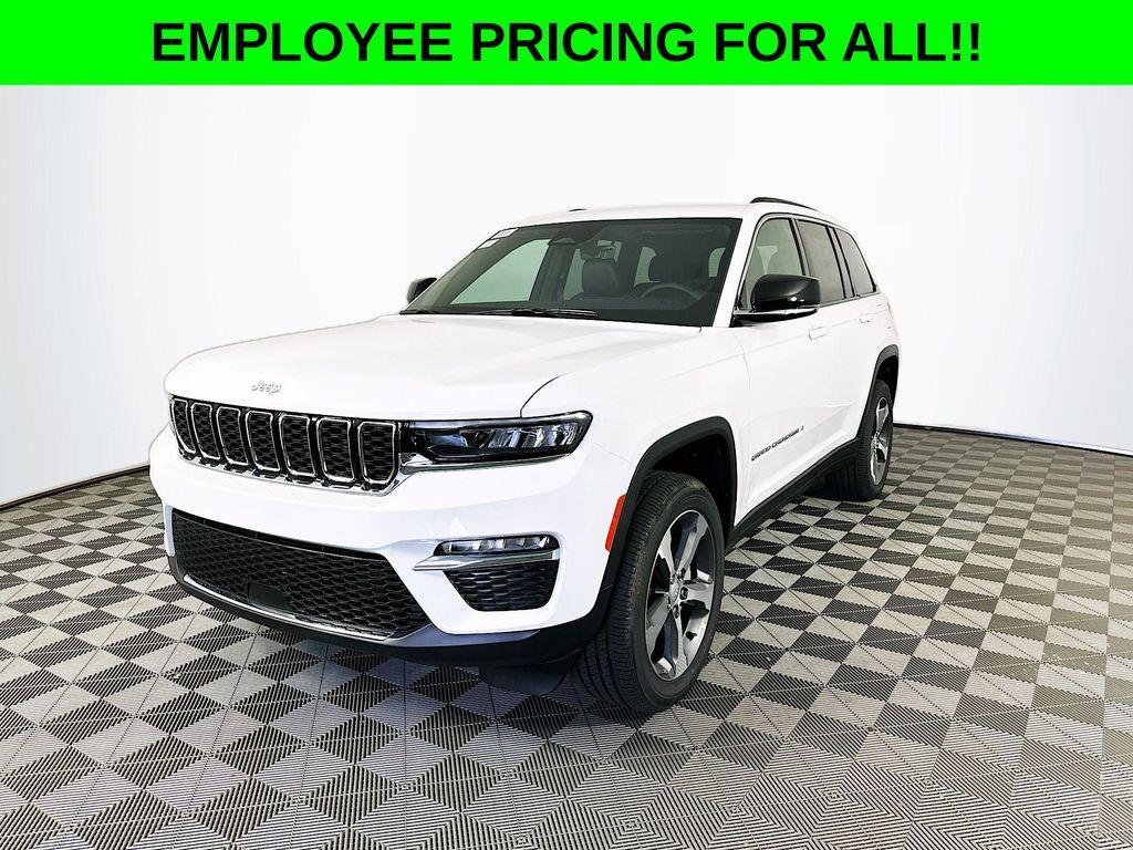 new 2025 Jeep Grand Cherokee car, priced at $45,091