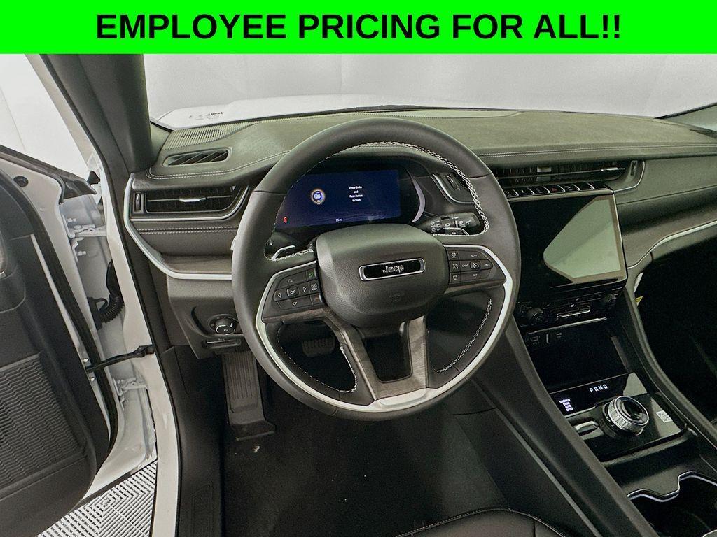 new 2025 Jeep Grand Cherokee car, priced at $45,091