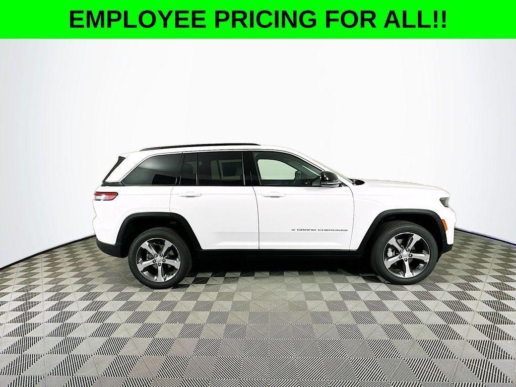 new 2025 Jeep Grand Cherokee car, priced at $45,091