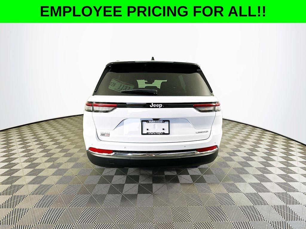 new 2025 Jeep Grand Cherokee car, priced at $45,091