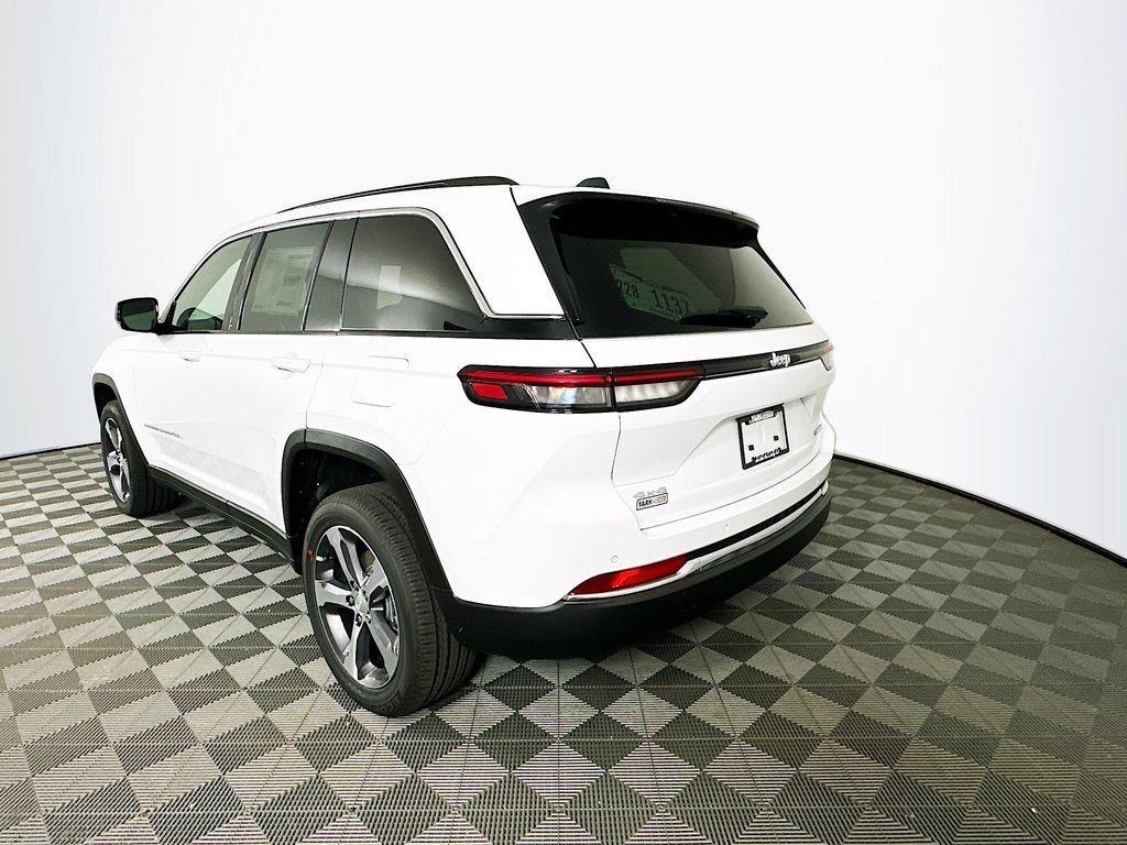 new 2025 Jeep Grand Cherokee car, priced at $45,091