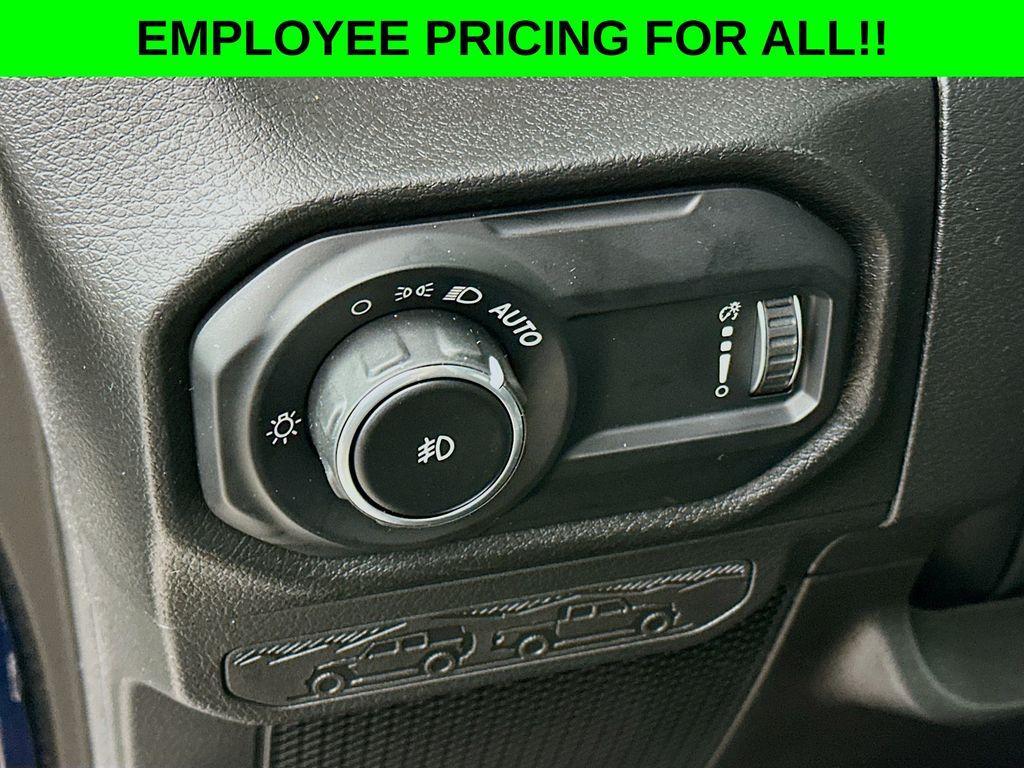 new 2025 Jeep Wrangler car, priced at $43,805