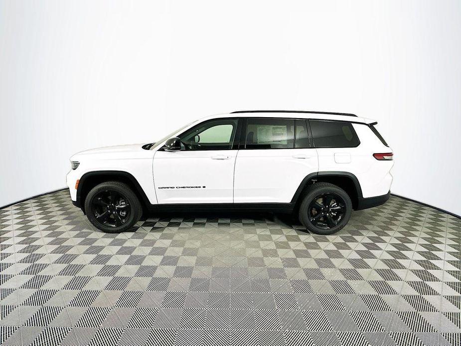 new 2024 Jeep Grand Cherokee L car, priced at $41,077