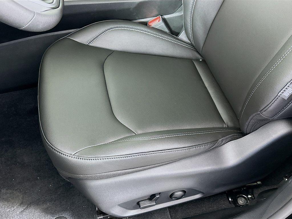 new 2025 Jeep Compass car, priced at $33,868