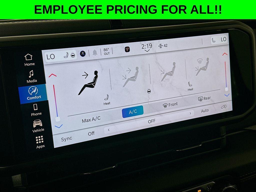 new 2025 Jeep Wrangler car, priced at $60,062