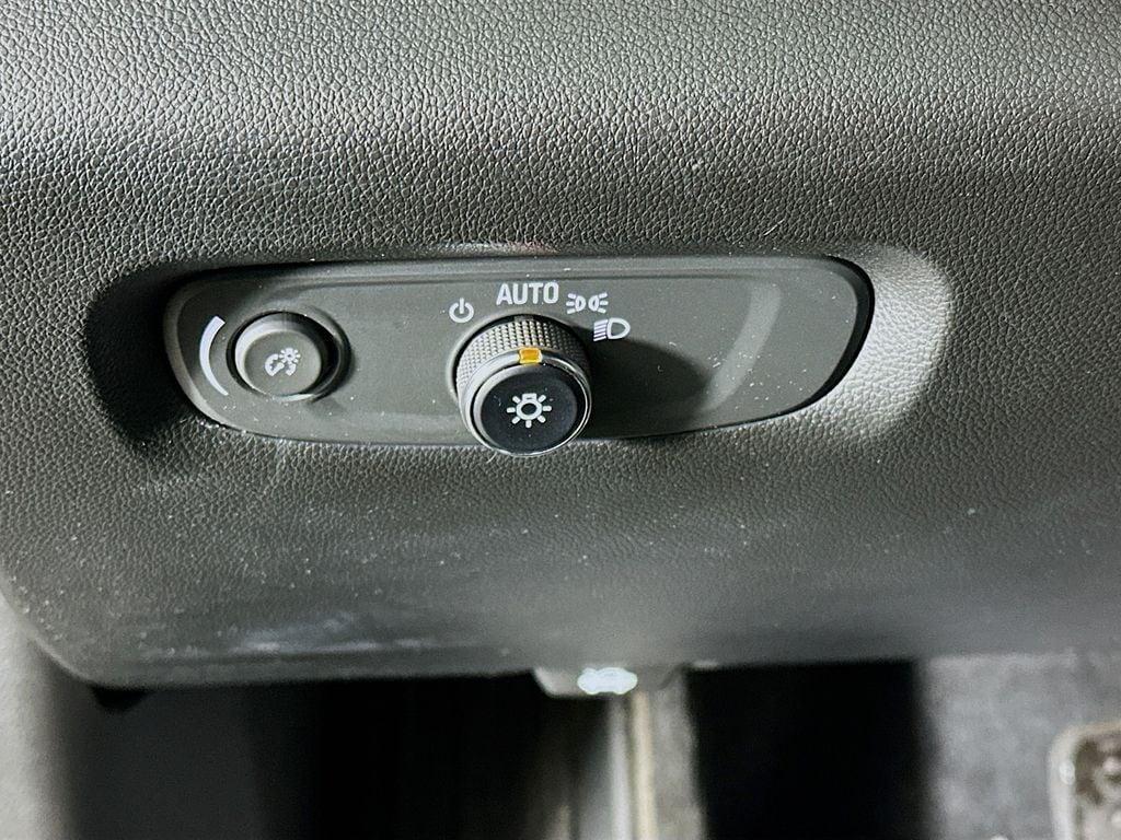 used 2023 Chevrolet Traverse car, priced at $27,774