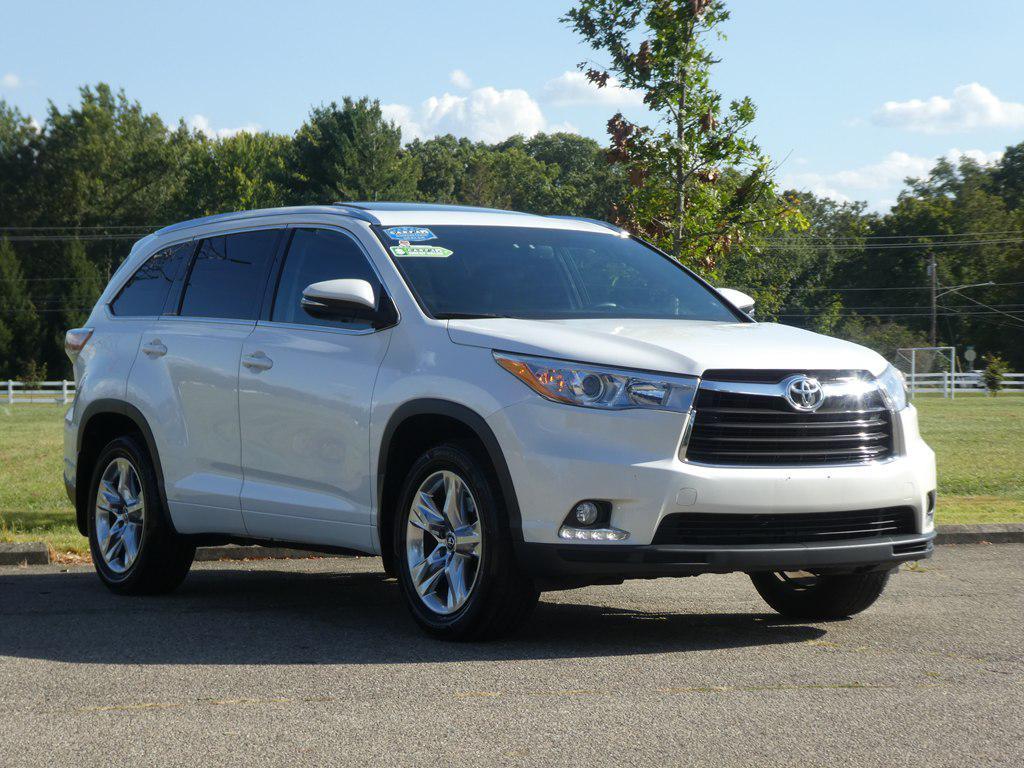 used 2016 Toyota Highlander car, priced at $22,900