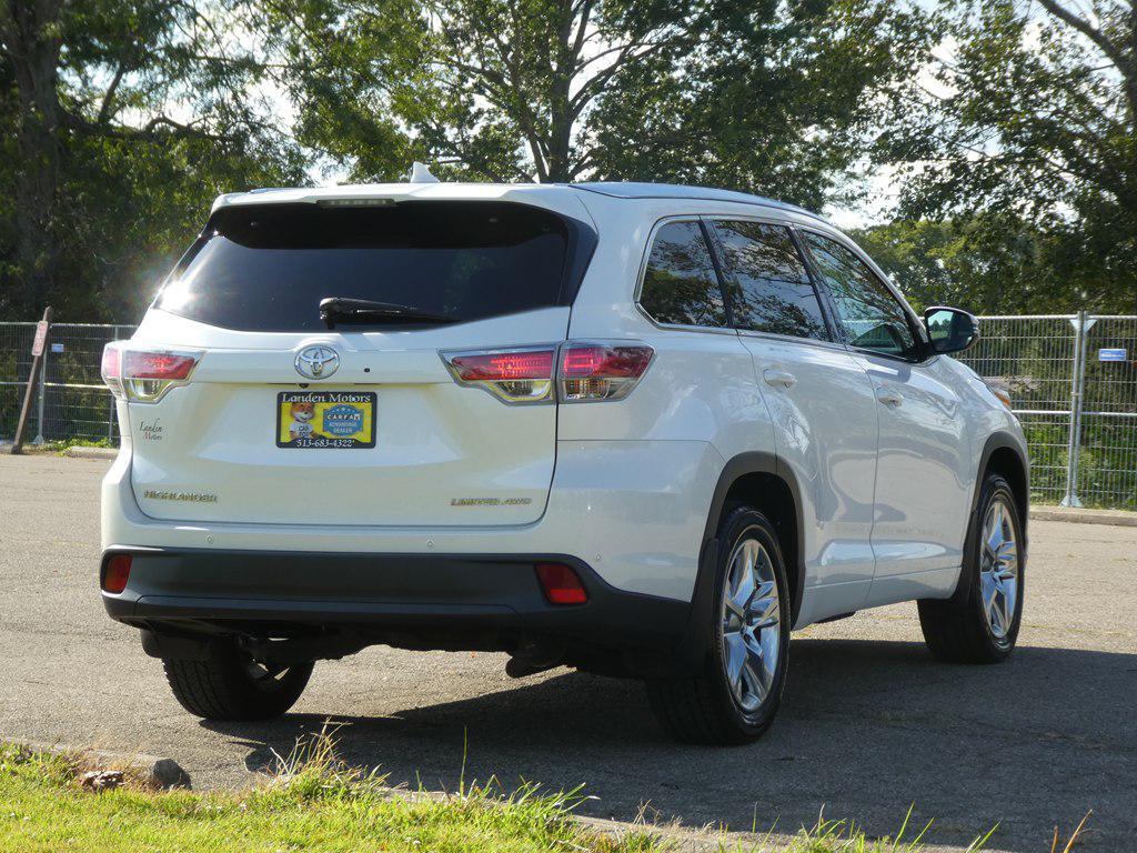 used 2016 Toyota Highlander car, priced at $22,900