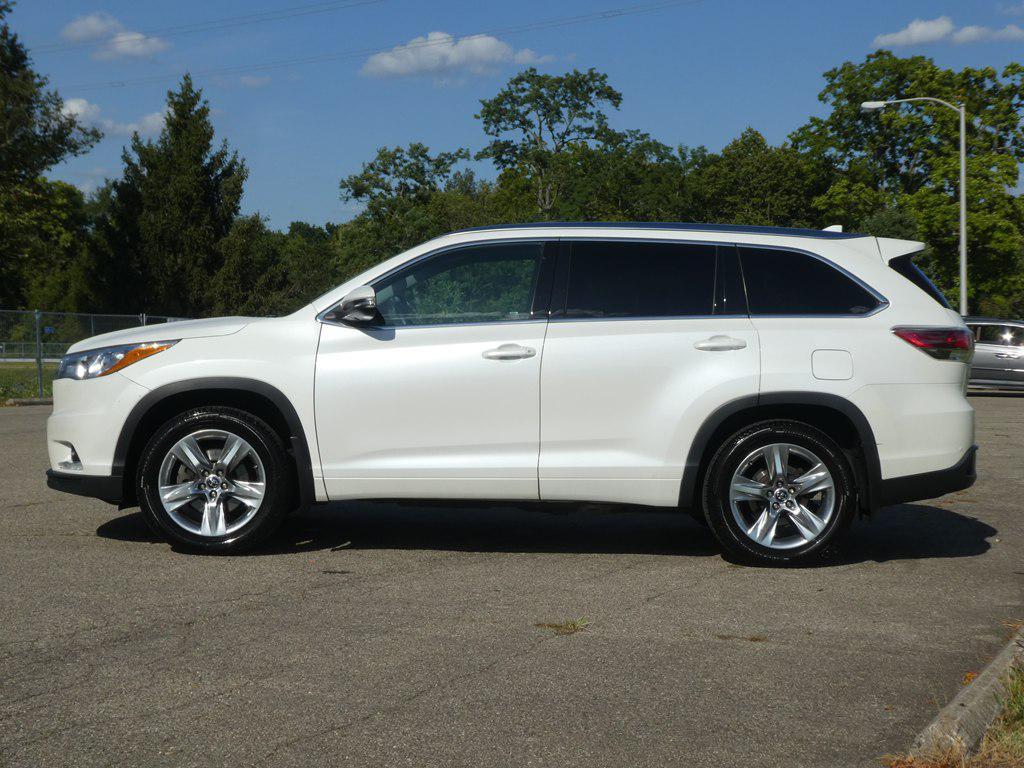 used 2016 Toyota Highlander car, priced at $22,900