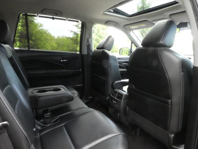 used 2022 Honda Pilot car, priced at $28,900