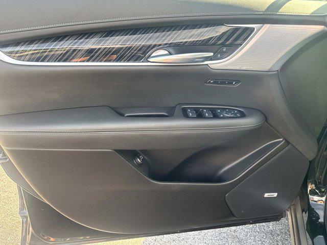 used 2025 Cadillac XT6 car, priced at $47,500