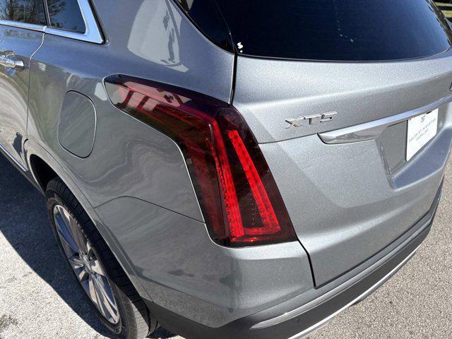 used 2025 Cadillac XT5 car, priced at $39,990