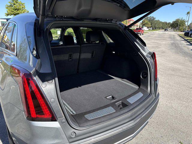 used 2025 Cadillac XT5 car, priced at $39,990