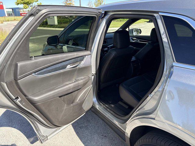 used 2025 Cadillac XT5 car, priced at $39,990