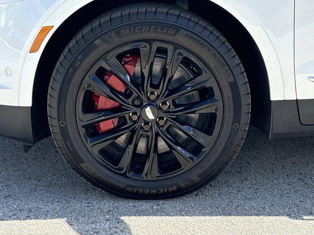 new 2025 Cadillac XT5 car, priced at $68,280