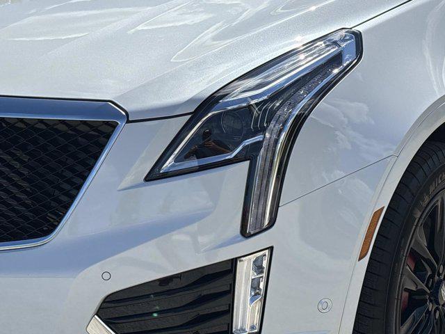 new 2025 Cadillac XT5 car, priced at $68,280