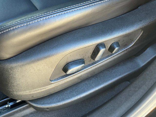 used 2025 Cadillac XT5 car, priced at $43,900