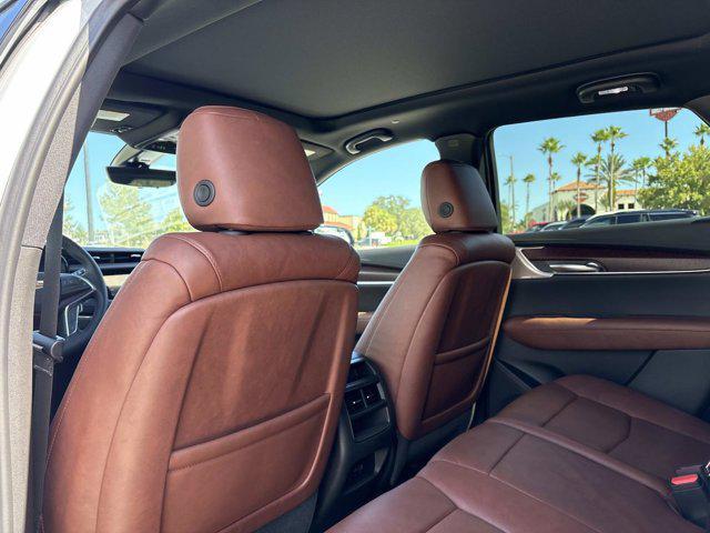 new 2025 Cadillac XT5 car, priced at $68,280