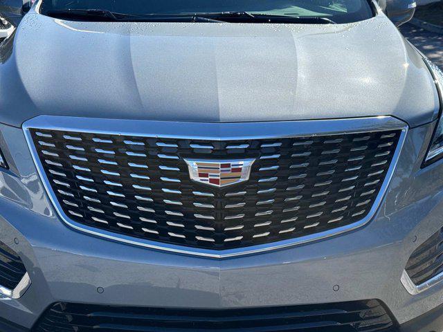 new 2025 Cadillac XT5 car, priced at $45,989