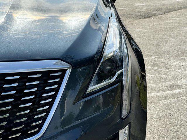 used 2021 Cadillac XT5 car, priced at $28,900