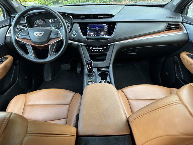 used 2025 Cadillac XT5 car, priced at $42,990
