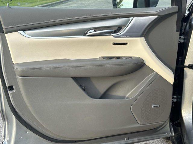 used 2025 Cadillac XT5 car, priced at $38,500