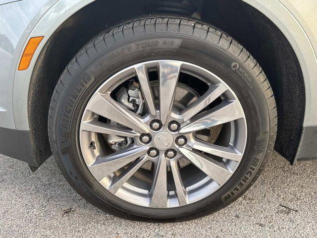 used 2025 Cadillac XT5 car, priced at $38,500
