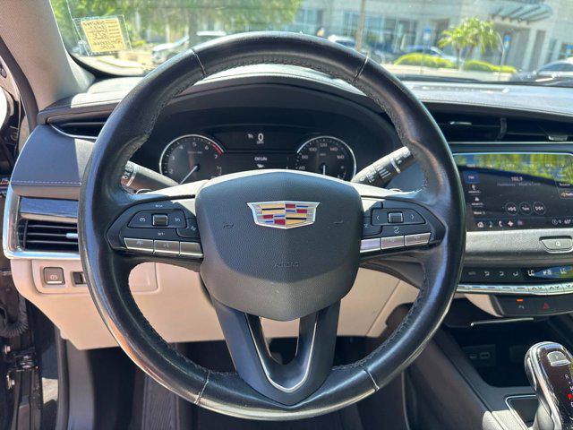 used 2022 Cadillac XT4 car, priced at $24,691