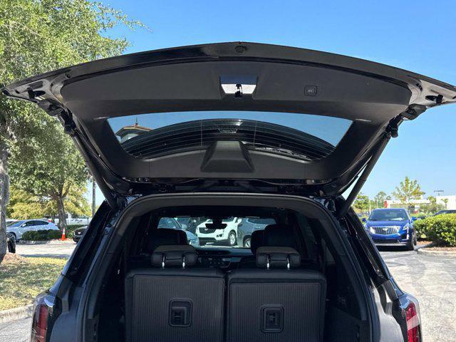 used 2024 Cadillac XT6 car, priced at $51,990