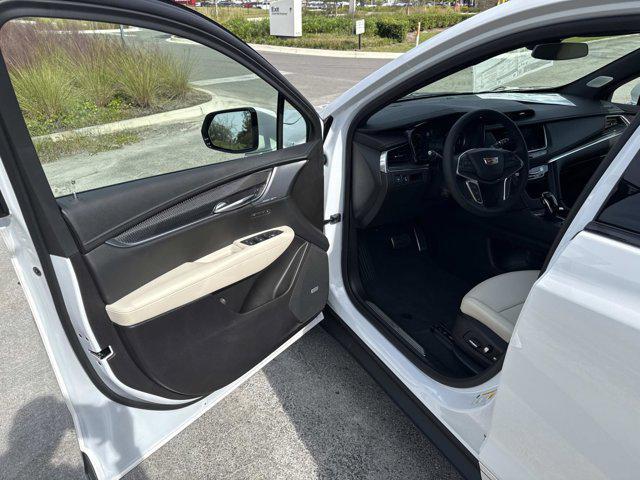 new 2025 Cadillac XT5 car, priced at $59,915