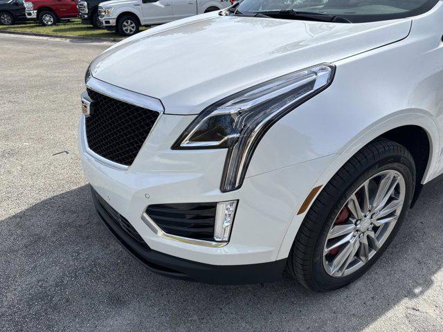 new 2025 Cadillac XT5 car, priced at $59,915