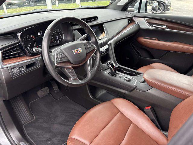 used 2024 Cadillac XT5 car, priced at $43,990
