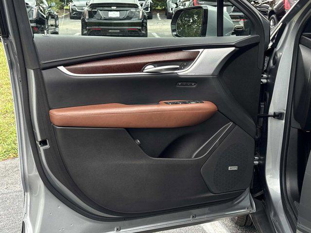 used 2024 Cadillac XT5 car, priced at $43,990