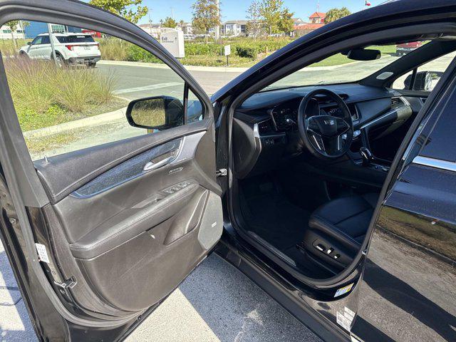 used 2025 Cadillac XT5 car, priced at $41,900