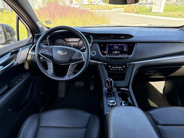 used 2025 Cadillac XT5 car, priced at $41,900