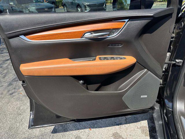 used 2021 Cadillac XT5 car, priced at $31,900