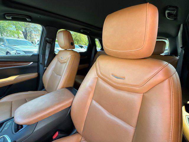 used 2021 Cadillac XT5 car, priced at $31,900