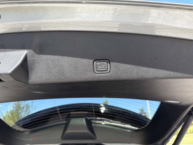 used 2025 Cadillac XT6 car, priced at $45,990