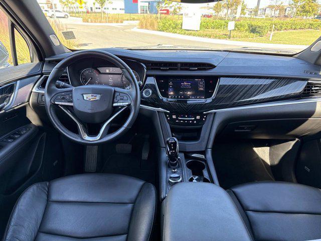 used 2025 Cadillac XT6 car, priced at $45,990